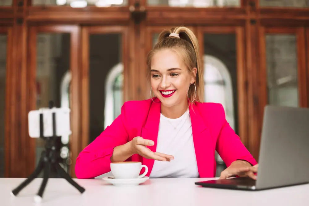 OnlyFans creator consulting with a UK OnlyFans accountant during a video call.